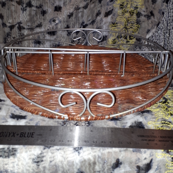 Wicker hanging baskets - Picture 2 of 5